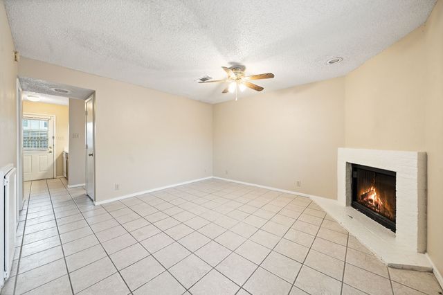 929 W Hickory Street A15, Denton, TX 76201