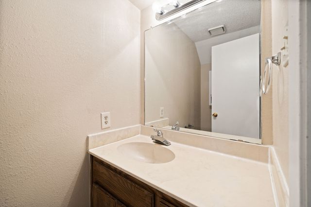 929 W Hickory Street A15, Denton, TX 76201