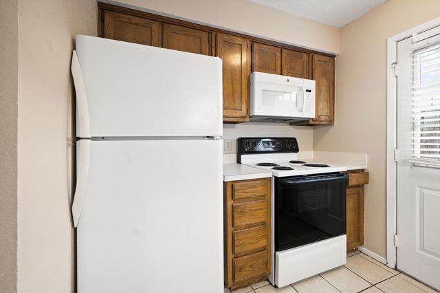 929 W Hickory Street A15, Denton, TX 76201