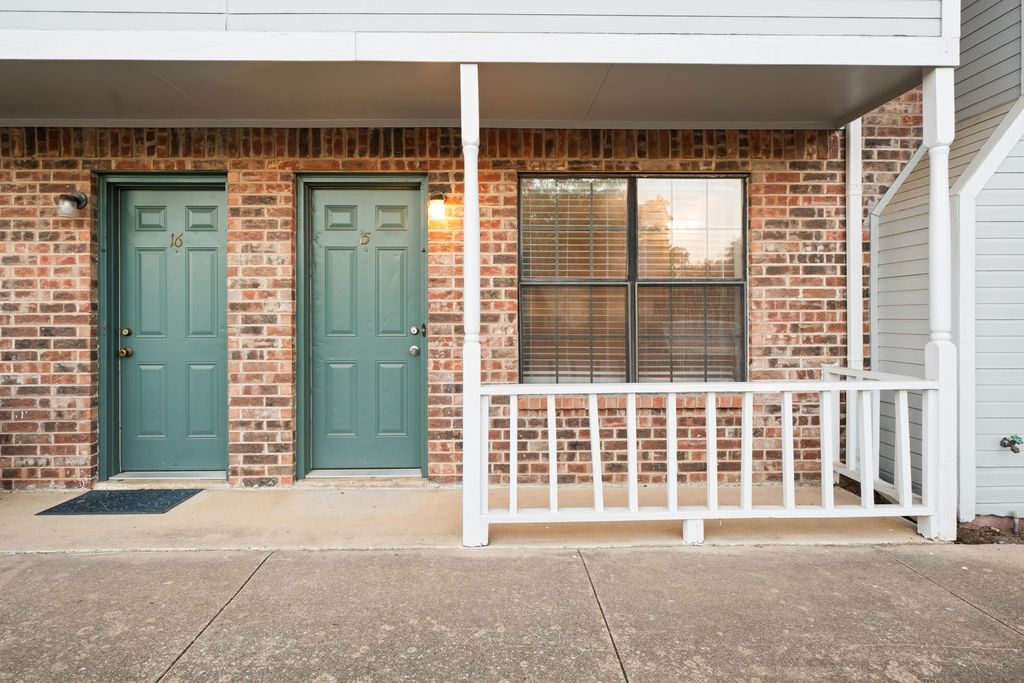 929 W Hickory Street A15, Denton, TX 76201