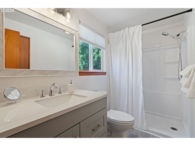 4708 Ne 132ND Pl, Vancouver, WA 98682