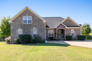 1851 Lochlann Dr, Culleoka, TN 38451