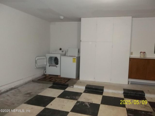 255 LEATHERLEAF Drive, Jacksonville, FL 32225