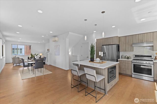 15722 NE 14th Terrace, Bellevue, WA 98008
