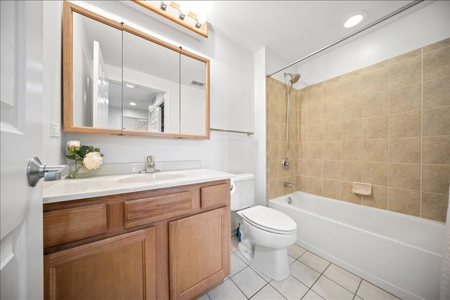 9670 Franklin Avenue 210, Franklin Park, IL 60131