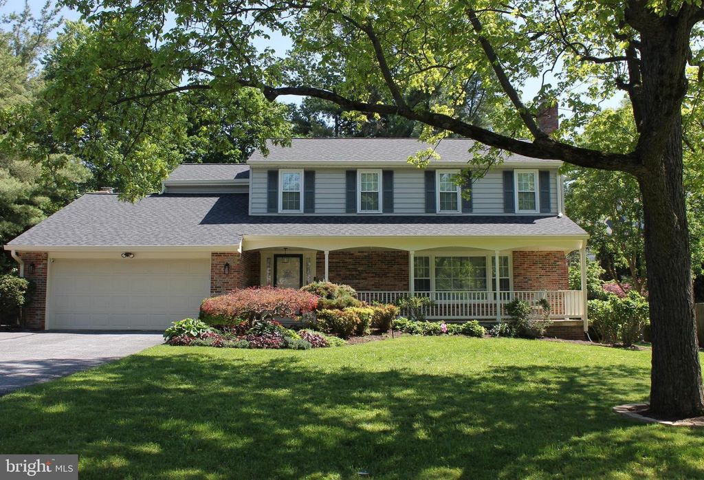 Image 1 of property listing at 10748 MIDDLEBORO DR, Damascus, MD 20872