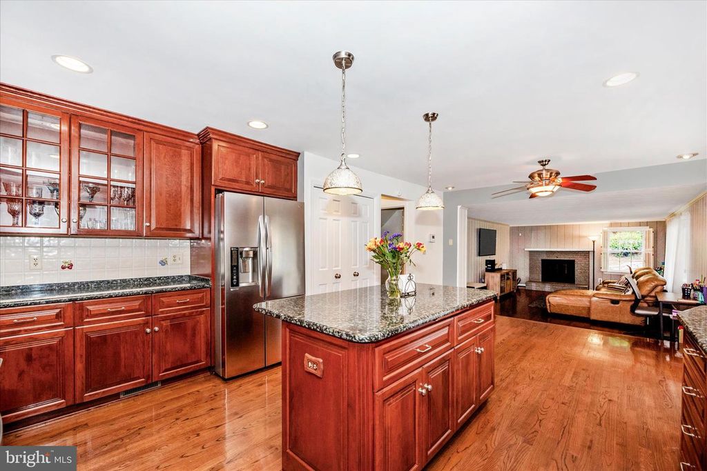 Image 15 of property listing at 10748 MIDDLEBORO DR, Damascus, MD 20872