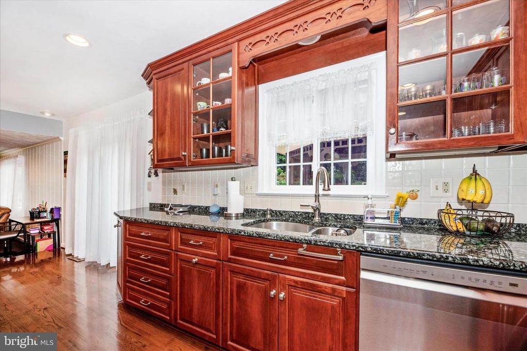 Image 16 of property listing at 10748 MIDDLEBORO DR, Damascus, MD 20872