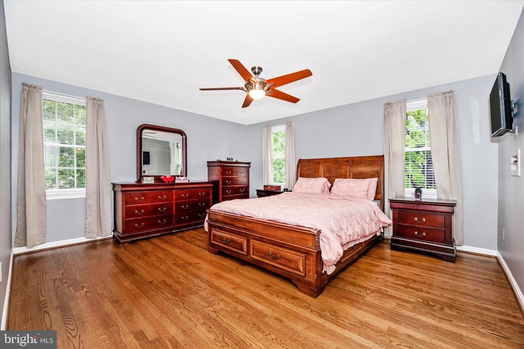 Image 23 of property listing at 10748 MIDDLEBORO DR, Damascus, MD 20872