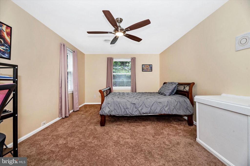 Image 30 of property listing at 10748 MIDDLEBORO DR, Damascus, MD 20872