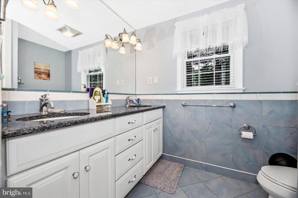 Image 33 of property listing at 10748 MIDDLEBORO DR, Damascus, MD 20872