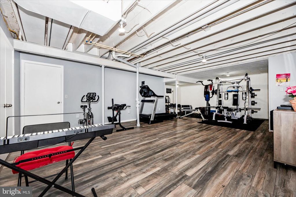 Image 35 of property listing at 10748 MIDDLEBORO DR, Damascus, MD 20872