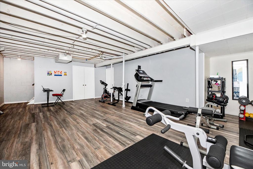 Image 36 of property listing at 10748 MIDDLEBORO DR, Damascus, MD 20872
