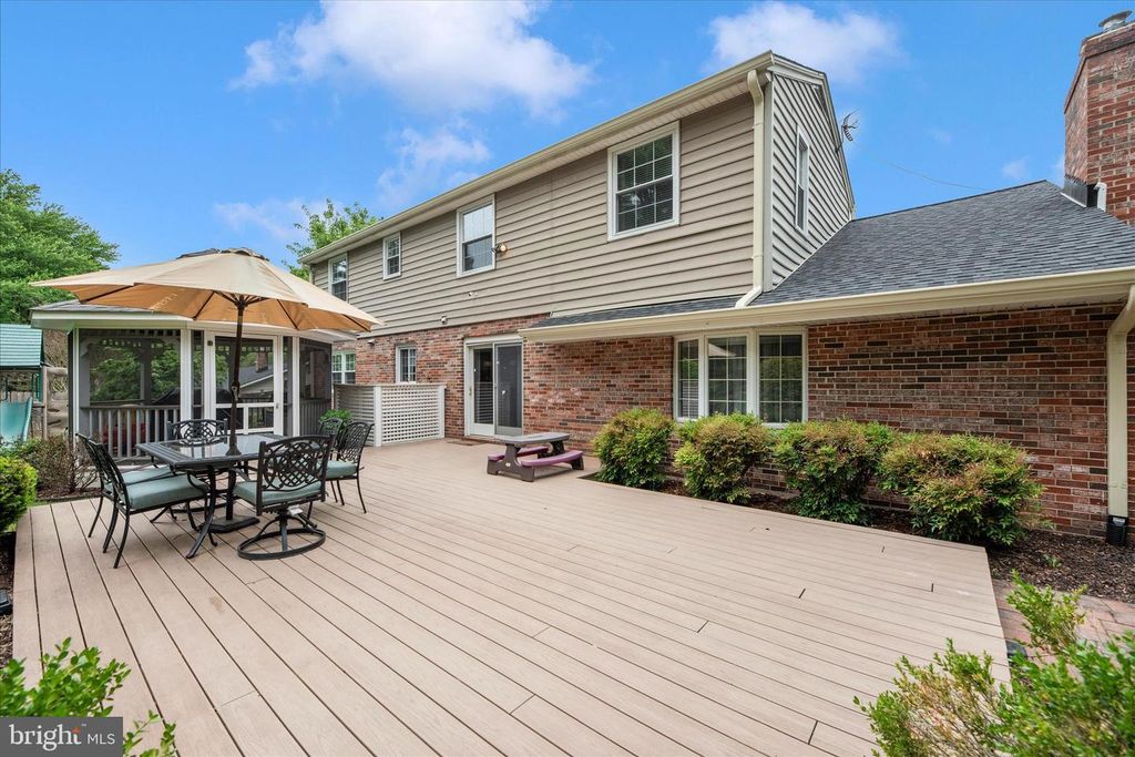 Image 42 of property listing at 10748 MIDDLEBORO DR, Damascus, MD 20872