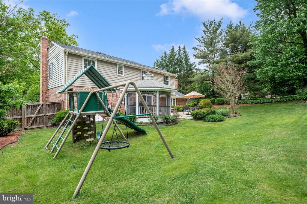 Image 43 of property listing at 10748 MIDDLEBORO DR, Damascus, MD 20872