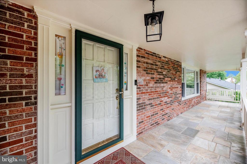 Image 49 of property listing at 10748 MIDDLEBORO DR, Damascus, MD 20872