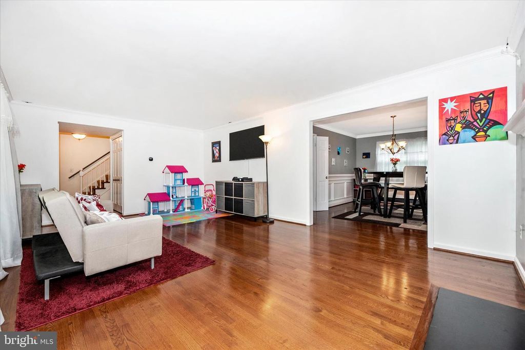 Image 8 of property listing at 10748 MIDDLEBORO DR, Damascus, MD 20872