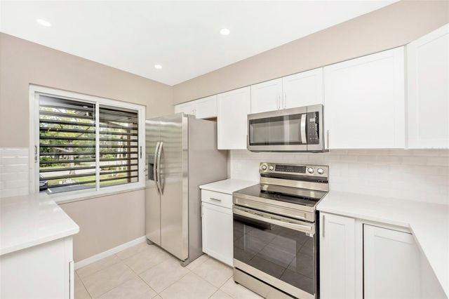 5178 LAKE VILLAGE DRIVE 86, Sarasota, FL 34235