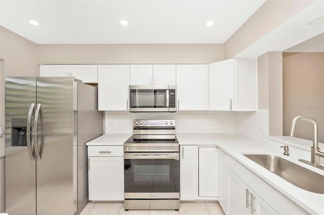 5178 LAKE VILLAGE DRIVE 86, Sarasota, FL 34235