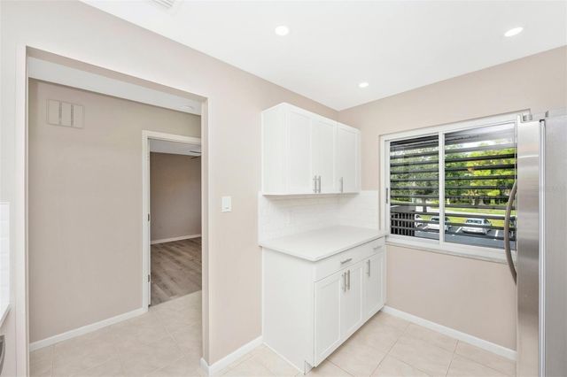 5178 LAKE VILLAGE DRIVE 86, Sarasota, FL 34235