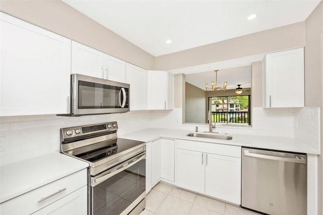 5178 LAKE VILLAGE DRIVE 86, Sarasota, FL 34235