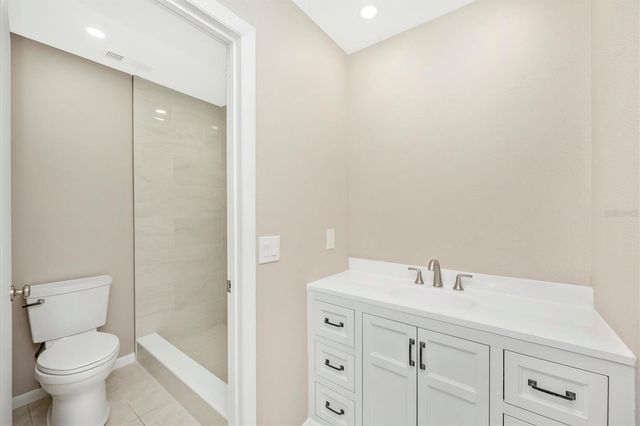 5178 LAKE VILLAGE DRIVE 86, Sarasota, FL 34235