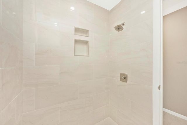 5178 LAKE VILLAGE DRIVE 86, Sarasota, FL 34235