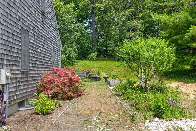 33 Duck Marsh Ln, Chatham, MA 02633