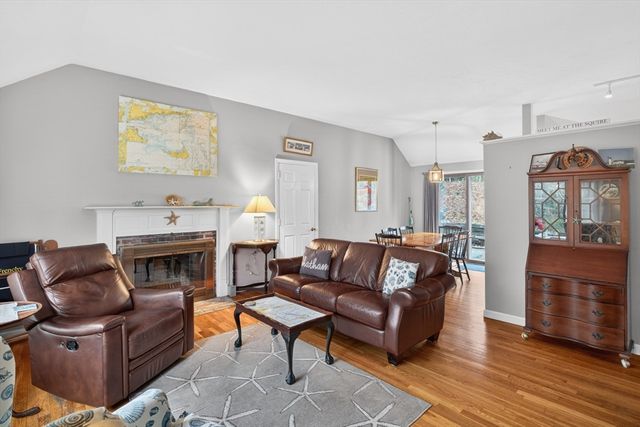 33 Duck Marsh Ln, Chatham, MA 02633