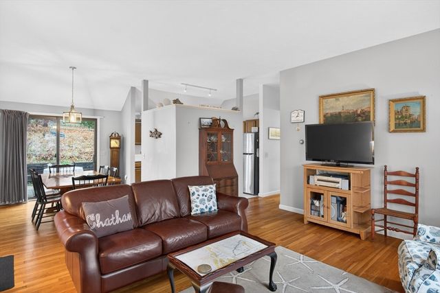 33 Duck Marsh Ln, Chatham, MA 02633