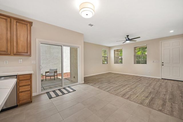 2888 Mojave Dr, West Sacramento, CA 95691
