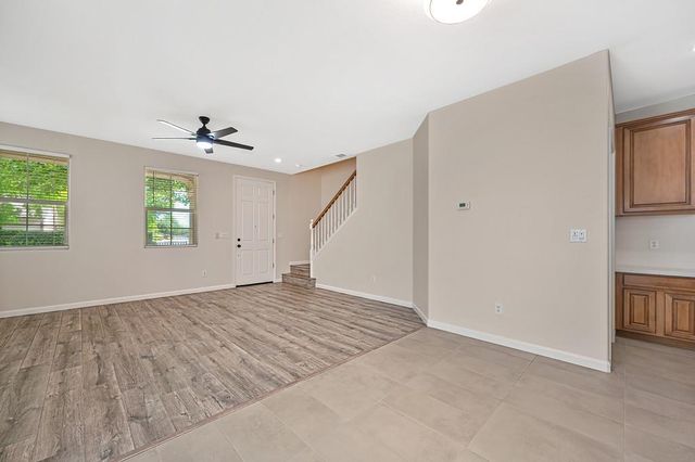 2888 Mojave Dr, West Sacramento, CA 95691