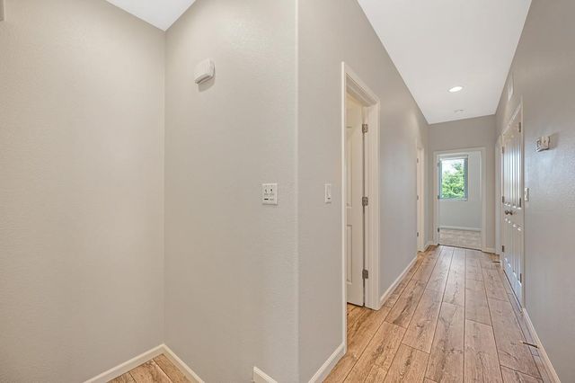 2888 Mojave Dr, West Sacramento, CA 95691
