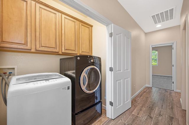 2888 Mojave Dr, West Sacramento, CA 95691
