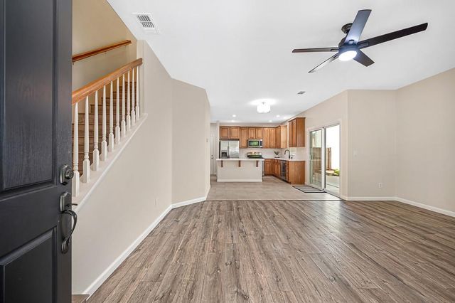 2888 Mojave Dr, West Sacramento, CA 95691