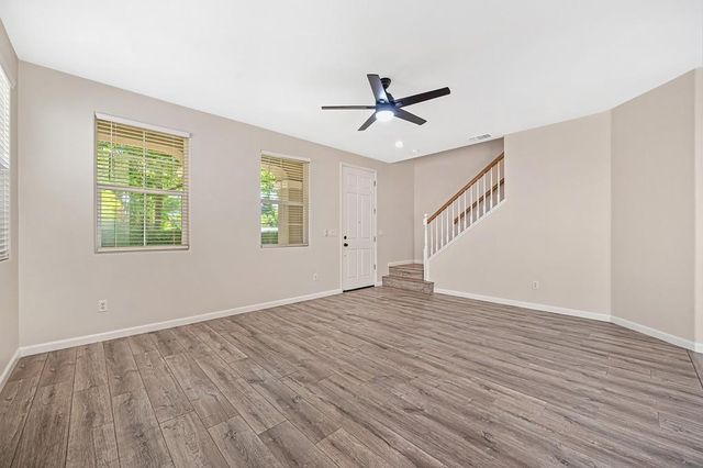 2888 Mojave Dr, West Sacramento, CA 95691
