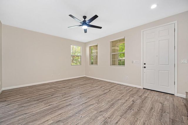 2888 Mojave Dr, West Sacramento, CA 95691
