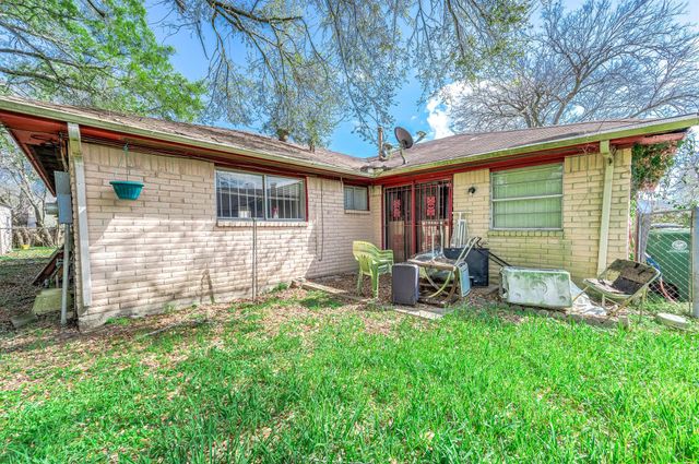 5011 Brisbane Drive, Houston, TX 77048
