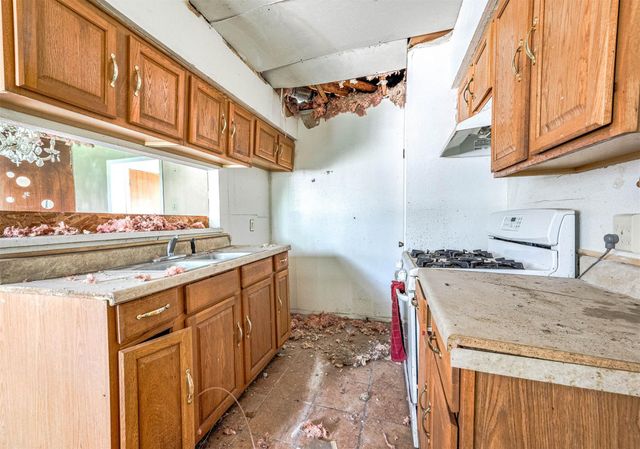 5011 Brisbane Drive, Houston, TX 77048