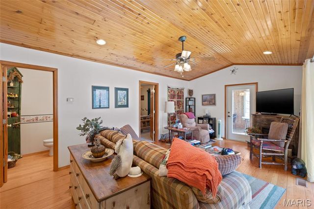 2300 County Road 352, Lesterville, MO 63654