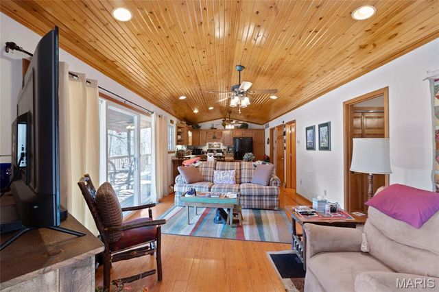 2300 County Road 352, Lesterville, MO 63654