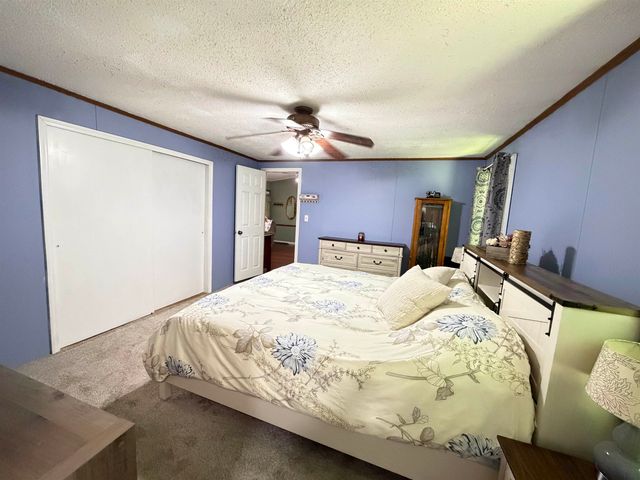 18 Algonquin Road, Enfield, NH 03748