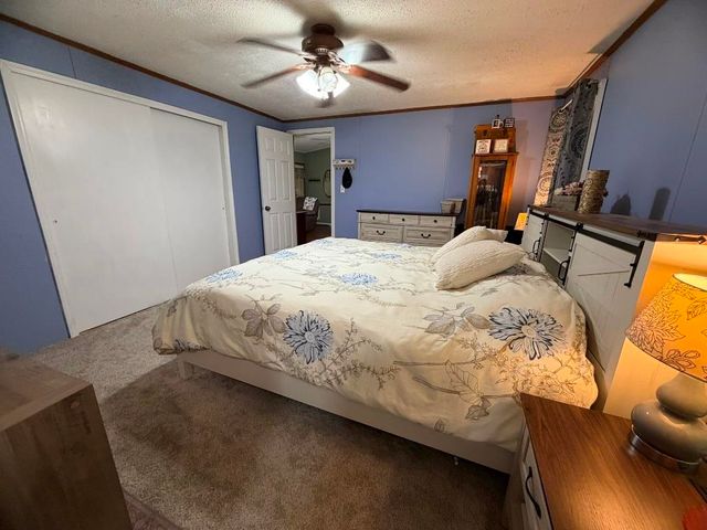 18 Algonquin Road, Enfield, NH 03748