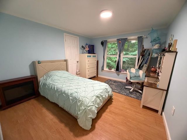 18 Algonquin Road, Enfield, NH 03748