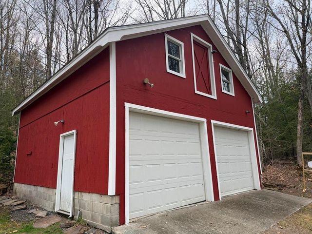18 Algonquin Road, Enfield, NH 03748