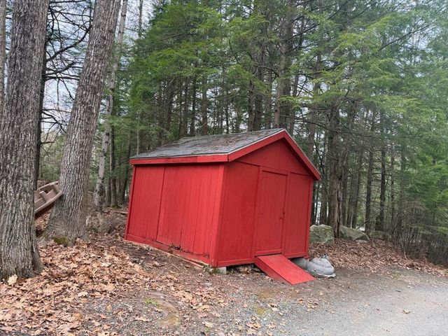 18 Algonquin Road, Enfield, NH 03748