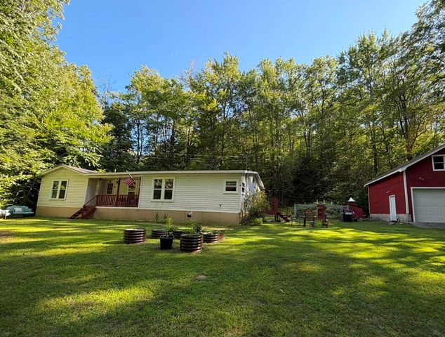 18 Algonquin Road, Enfield, NH 03748