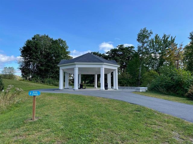 18 Algonquin Road, Enfield, NH 03748