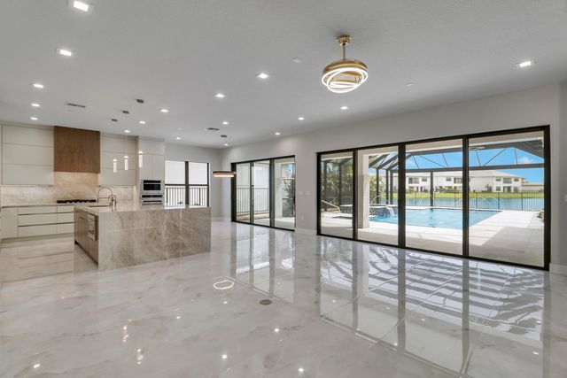 9892 Migration Point, Palm Beach Gardens, FL 33412