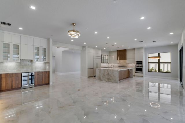 9892 Migration Point, Palm Beach Gardens, FL 33412